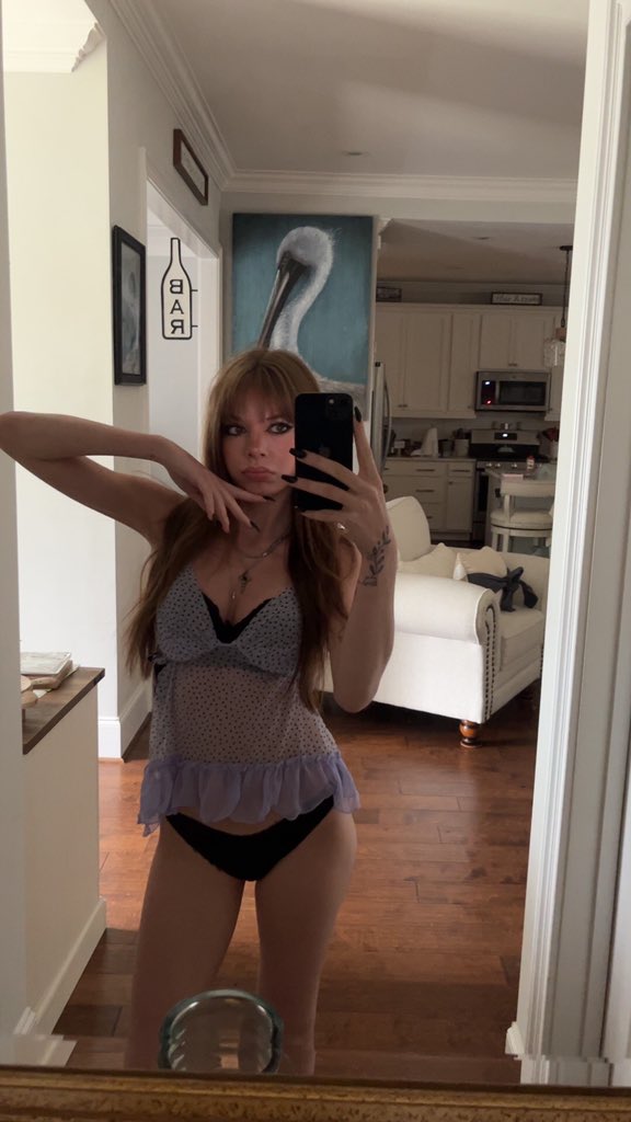 willowvoidkiss's tweet photo. i just wanna cuddle n smash😩 https://t.co/ynlI1k1sCK