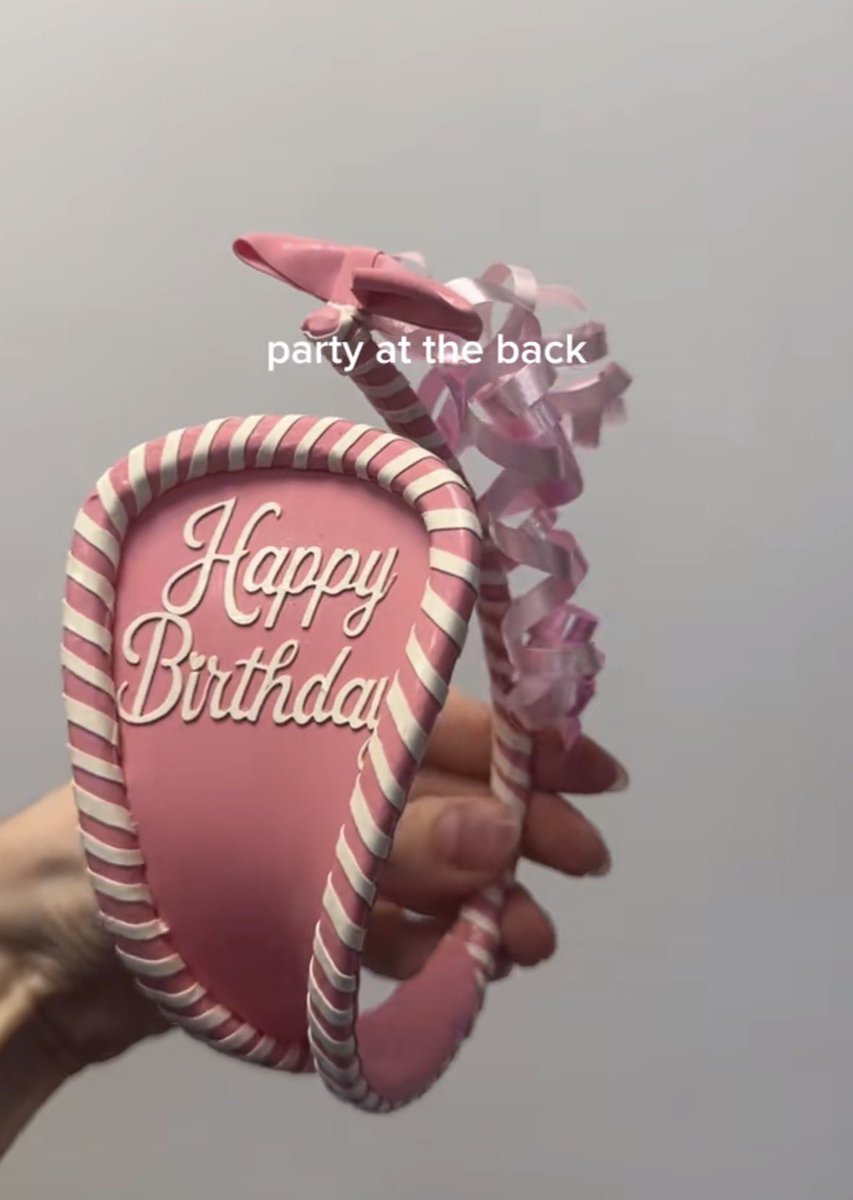 Nooo9i0's tweet photo. ابيه في عيد ميلادي https://t.co/a0dckDukrJ