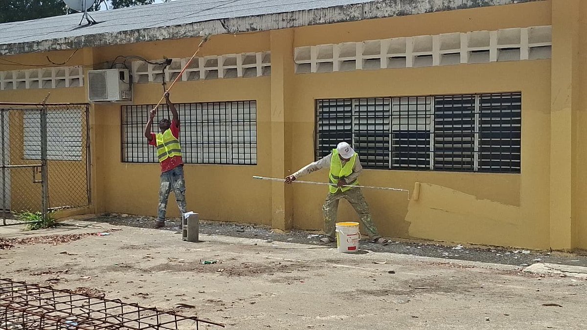 Jeanettecoron13's tweet photo. Más de 1,400 planteles rehabilitados: La Dirección de Infraestructura Escolar informó que más de 1,400 centros educativos han sido rehabilitados en todo el país como parte del plan de mantenimiento correctivo. https://t.co/4HuJOuIeRy