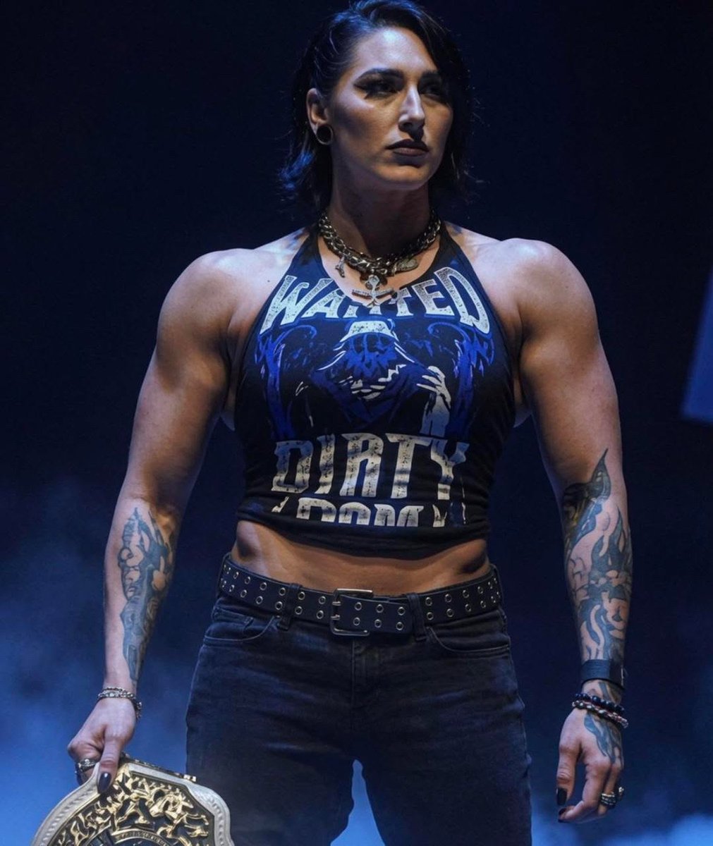 muscle_h0tties's tweet photo. Rhea ripley just has that presence 🔥🔥🔥 https://t.co/wKZNnvDqYW