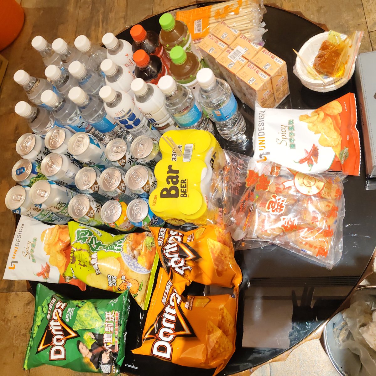 ggyy881978's tweet photo. 情人節房間太難訂了，只好提早一天來餵飽情人，感謝單男們的鼎力相助，讓每個人妻幸福又開心~
#夫妻情侶交流
#單男單女
#直球對決 https://t.co/XzhF7csYXq