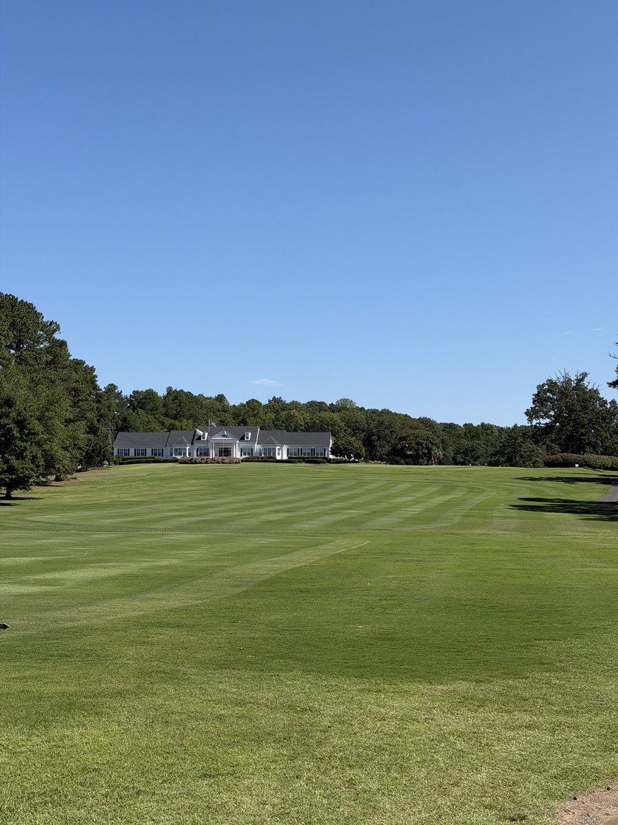 HSC_Baseball's tweet photo. Thank you to all the golfers, sponsors, friends and family of H-SC Baseball that supported our annual Big Hitters Club outing yesterday. Also a shoutout to @RichmondCClub for hosting us. It was a blast! #RollTigers https://t.co/t4pPVtQXlj
