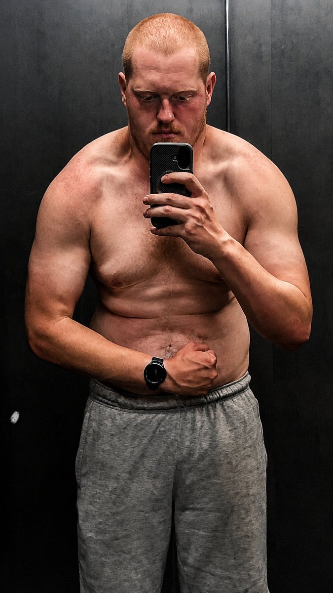 JamesIsBored03's tweet photo. Feel like i look a lil fatter today but oh well https://t.co/R4kSahXKSs