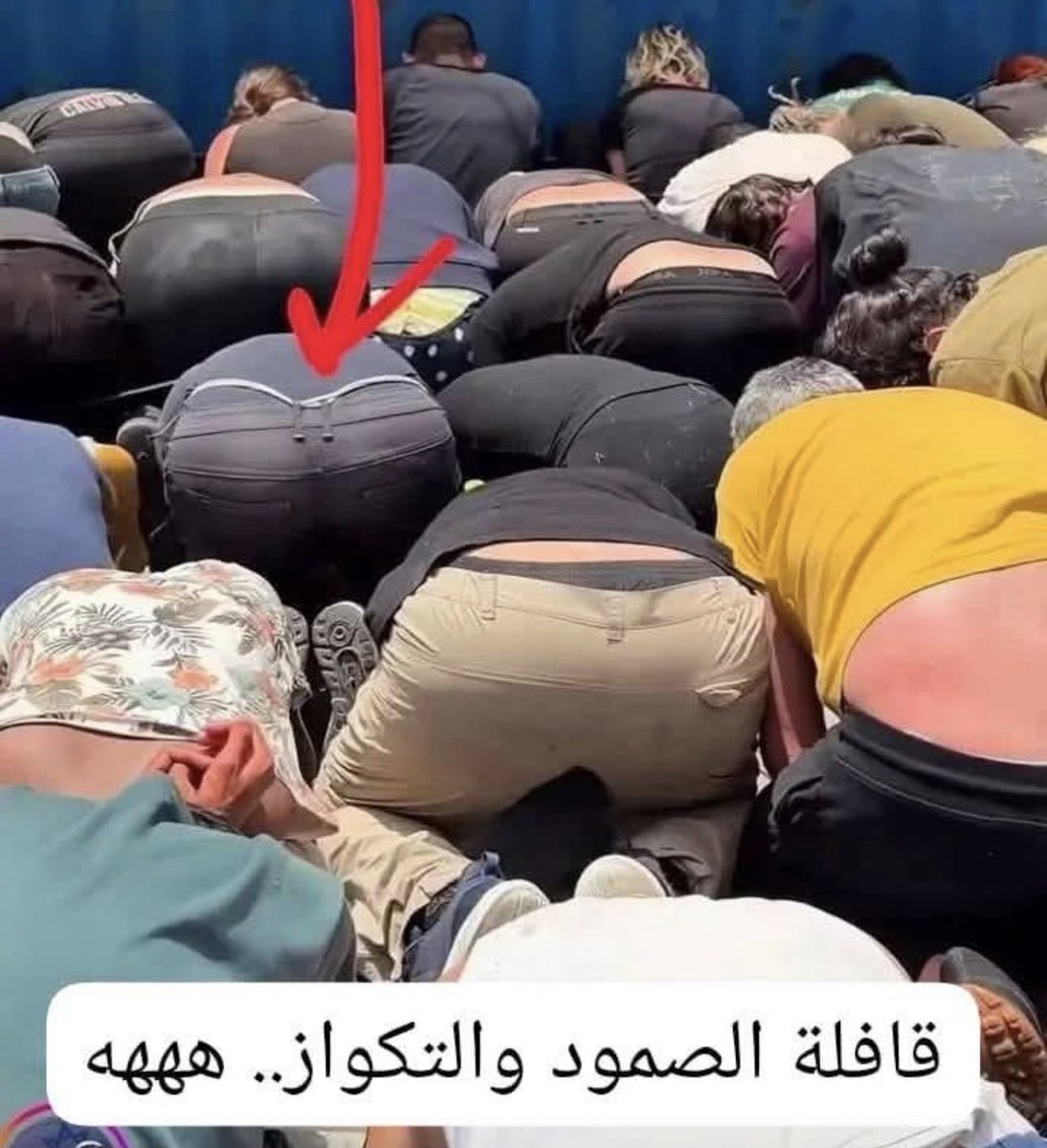 hamada210957's tweet photo. @FSouilek 😂😂😂 هؤلاء الذين اذلهم افيخاي أدرعي من يريدون تحريرها بالشعارات https://t.co/GA6E1rl07Z