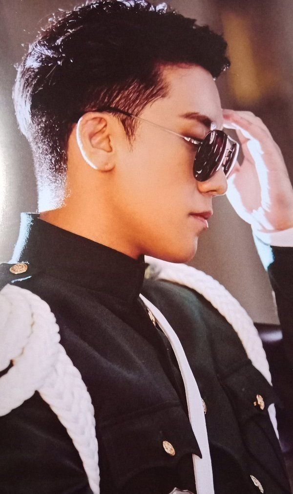 vv_vvvipllll's tweet photo. Happy 20th anniversary since your debut! We’ll be waiting for you. https://t.co/EdQeO0EdVp