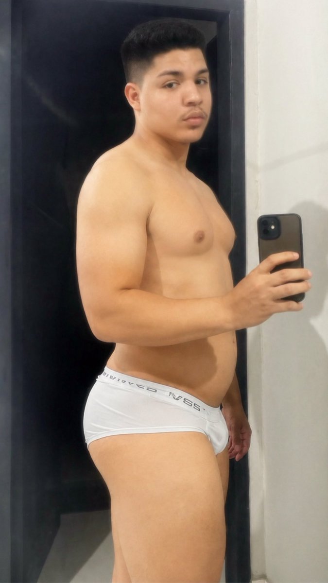 carcrv_'s tweet photo. Começa um tantra de mansinho, bota o trem das 11, o sensual também é divino e você sempre soube🪽 https://t.co/FlZkO8wD6Q