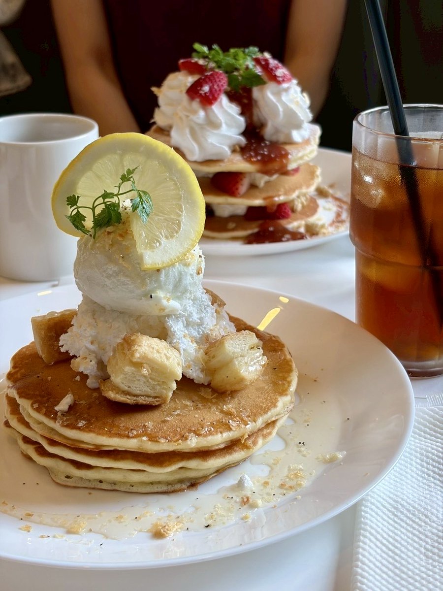 le_lien_rouge's tweet photo. 7/8にパンケーキ女子会を開催しました！小規模ならではのゆったりとした時間を過ごしました✨美味しいパンケーキを頬張りながら、女子会ならではの話題に花を咲かせました🌸

#慶應 #紅茶サークル #LeLienRouge #女子会 #パンケーキ https://t.co/mGAsjRsIyM