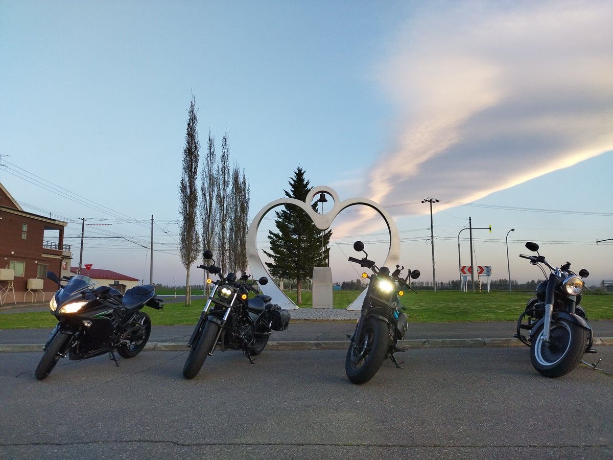 TTsaaan's tweet photo. おはようございます☀

本日バイクの日🏍️🛵💨
　
みんなで幸福駅に行った時の📸

＃バイクの日
＃819の日
＃北海道ツーリング
＃ハーレーダビッドソン
＃幸福駅 https://t.co/LLZG1JXtHj