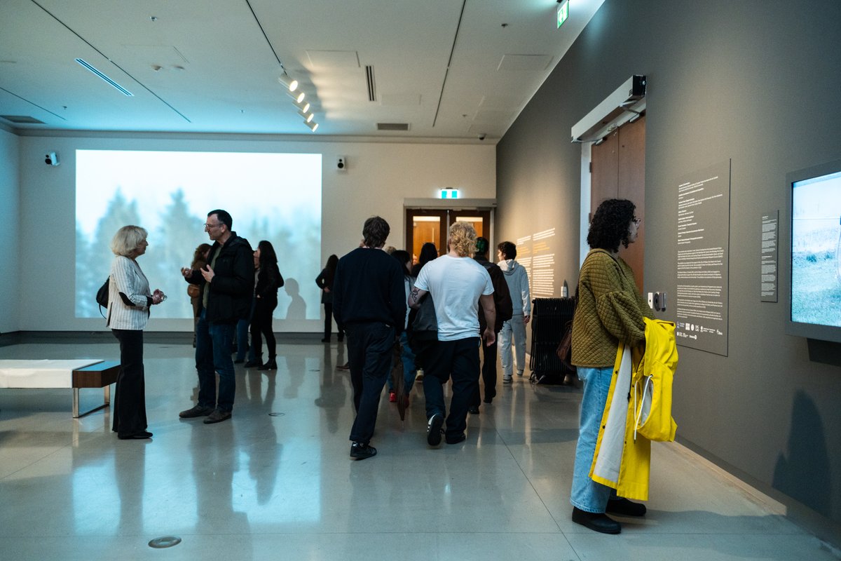 OttawaArtG's tweet photo. It’s the final week to experience becoming | un | becoming by Leah Decter.

Don’t miss this powerful exhibition on level 3 before it closes this Sunday, August 23.

Admission to the OAG is always free. ✨

@NatGalleryCan

📸 Lindsay Ralph https://t.co/Ma7ZGCJk1z