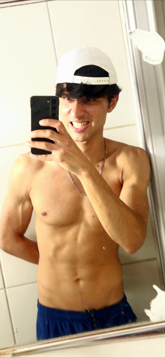 BruSimS's tweet photo. Boa noite Nenens https://t.co/xjqrI1beic
