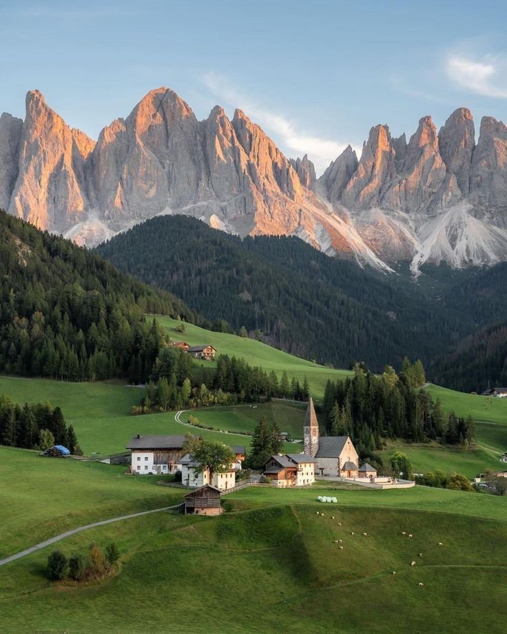 purelivn's tweet photo. Dolomites, Italy https://t.co/geDerz1yTo