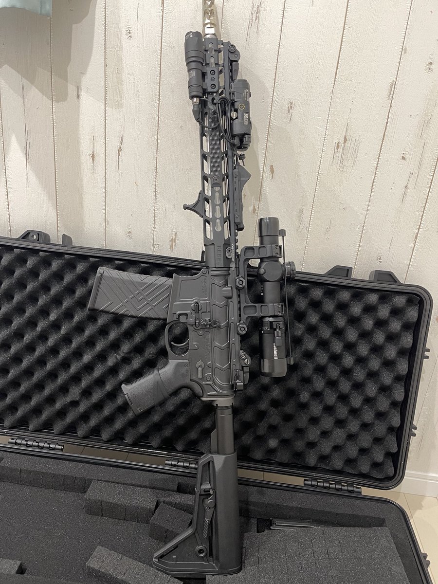 xSubA_aka's tweet photo. SYSTEMA PTW infinity RBR カスタム　
中身新品です
ブラックキャット3本
MOVEオリジナルマガジン1本
の計4本とバッテリー2本
外装は画像のスコープ以外をそのままおつけします
送別40万

その他詳細欲しい方DMお待ちしております。

#ミリタリー物販
#Systema
#PTW
#トレポン https://t.co/oChX2jyqcF