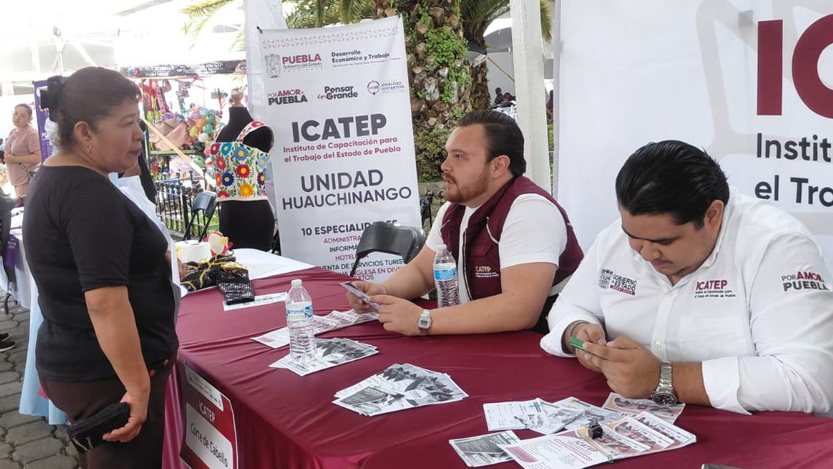 ICATEP_Oficial's tweet photo. 🤝 La construcción de paz también se fortalece con oportunidades de aprendizaje y desarrollo. Durante la Feria por la Paz, personal de @Icatep_Huauchi acercó a las familias información sobre cursos de capacitación y servicios que contribuyen al fortalecimiento de habilidades para el trabajo.

Con el respaldo del @Gob_Puebla, seguimos sumando acciones que impulsan el bienestar, la inclusión y nuevas oportunidades para las y los poblanos.

#PorAmorAPuebla