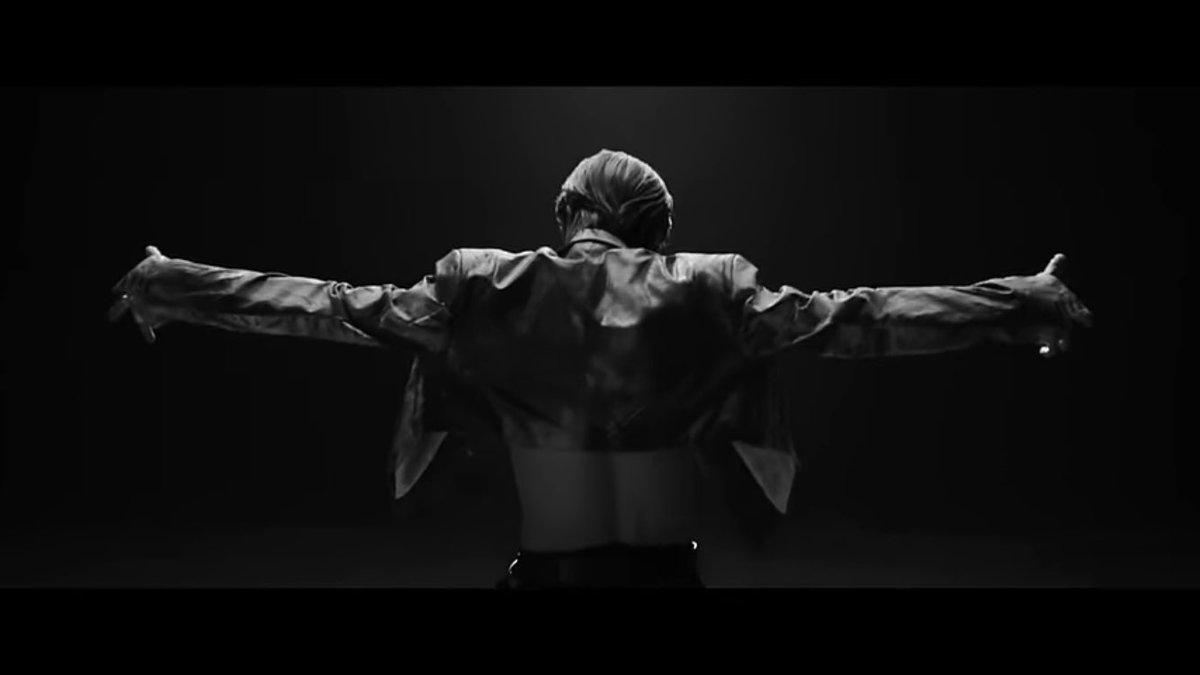 marutaem718's tweet photo. ❤️Sexy In The Air 2th Anniversary❤️
リリースされてからはずっとスマホで観ていたけれど、Ephemeral Gazeで生で観れた瞬間を忘れられない1曲のひとつ🎶
#TAEMIN  #sexy_in_the_air https://t.co/AJ8TmvTQRu