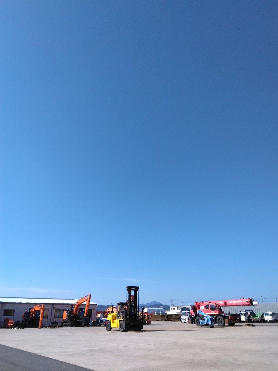 ok_lease's tweet photo. おはようございます！
オーケーリースです🤗
出雲ブルーの空が広がります。
朝から暑い！
熱中症指数は⚠️厳重警戒⚠️
今日も一日ご安全に🌿

#企業公式が朝の挨拶を言い合う 
#企業公式つぶやき部
#企業公式が毎朝地元の天気を言い合う https://t.co/0LzdSM0Gvm