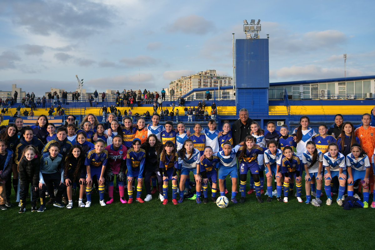 tapiachiqui's tweet photo. Cuando comenzó nuestra gestión en AFA, asumimos la responsabilidad de darle valor al fútbol femenino en todas sus categorías. Hoy, después de tanto crecimiento, ese compromiso es una realidad. https://t.co/88VxsfNgbs