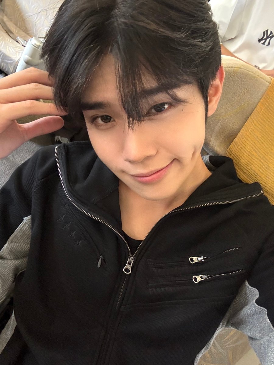 MinL0714's tweet photo. 태래 안비즐비✈️
(마지막사진 뒤에 어떤 햄스터 시선강탈중) https://t.co/UaobCDSL6D