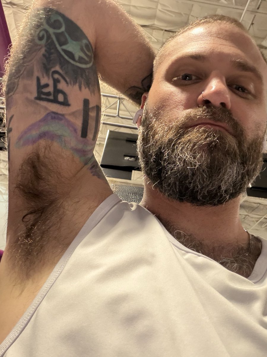 seanwolf34's tweet photo. I need a good boy to lick these pits clean https://t.co/RjVVHuouCN