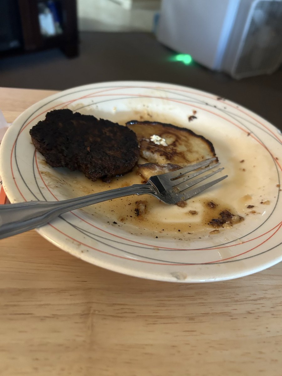 DebbieEve54's tweet photo. I made homemade pancakes and sausage patties., if you can’t say nothing nice don’t say anything at all please https://t.co/uSHLx45dT2