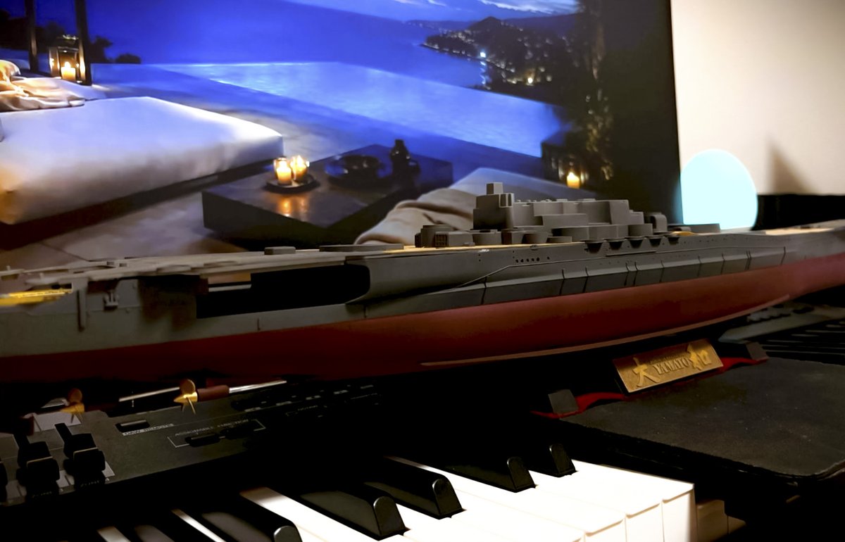 Leonco_Uncini's tweet photo. タミヤの1/350 戦艦大和を作っています
銘板（というのかな？）の塗装しました
まだ完成もしていないのにね～😅
そのままだとあまりにも味気ないので銅板ぽく
以前、戦艦ミズーリのも自分で塗ったので
経験が役に立ちました👌 https://t.co/AgbqBP5GJ8