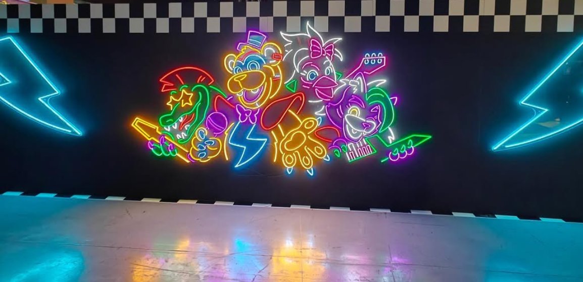 FNaFSpectrum's tweet photo. Today marks 2 YEARS since Steel Wool's last PAX West appearance for FNAF's 10th anniversary in 2024.

The booth featured an exclusive VR demo of Secret of the Mimic, new posters, neon signs, Caution Robot, a Prize Counter, various activities and more. https://t.co/RXBOHRfQgB