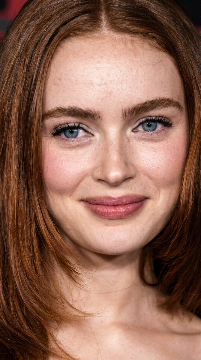 UHQ_TWEETS's tweet photo. Sadie Sink 🧡 https://t.co/xiGJIb2NE1