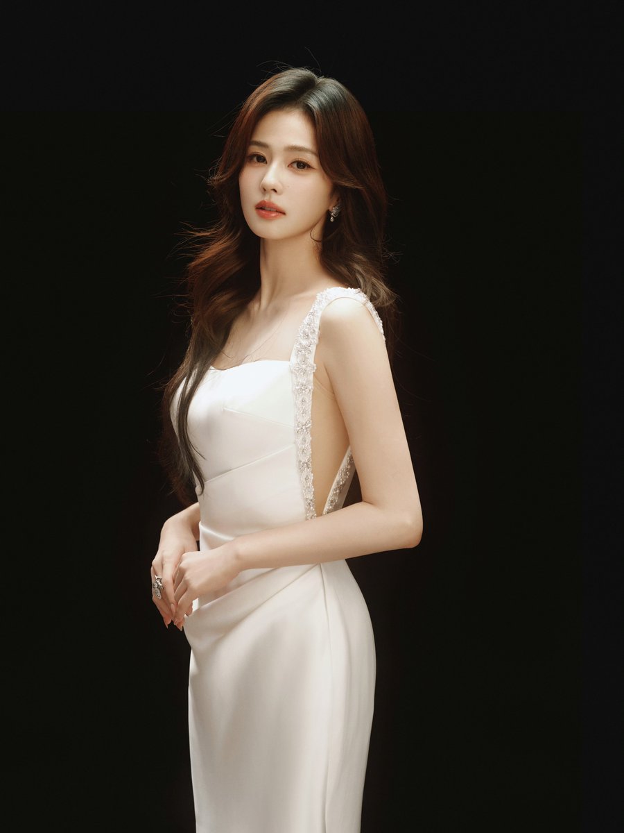 lurong_India's tweet photo. ✨️ BaiLu Studio Update ✨️

The starlight falls, clear and gentle, weaving a pure white romantic dream🤍 #BaiLu Happy Qixi Festival~ 
(1/2) https://t.co/EhL460VKO2