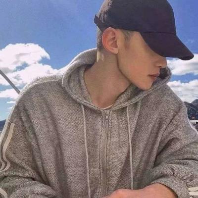 CasperJudo's tweet photo. 🌻 🚀 🍂 👍 🎊 Why is picking a Netflix show so stressful? https://t.co/wTSUrmkCQL