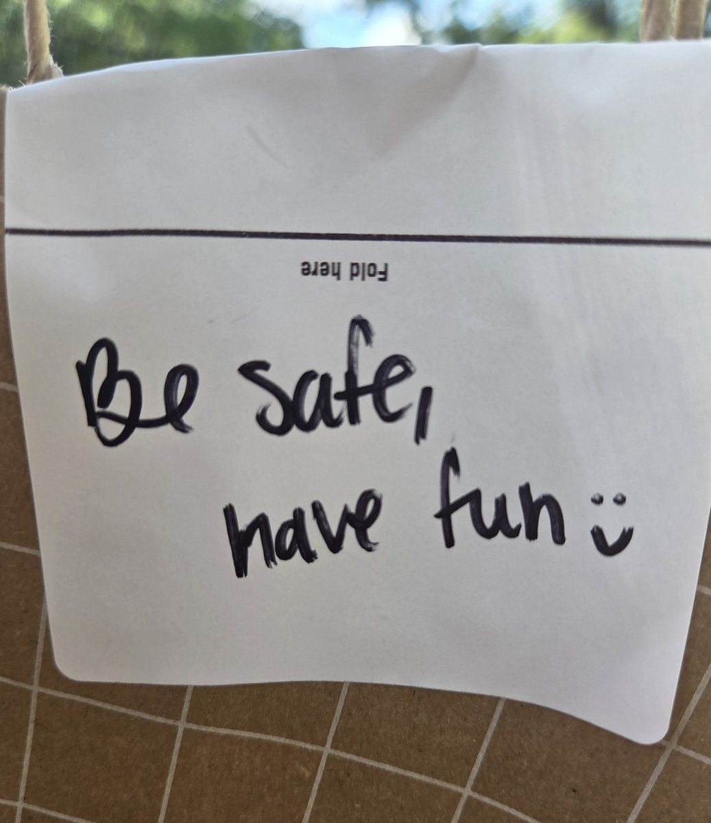 G0ldenMoosie's tweet photo. @RykerShep This reminds me of when I had a girl over and we ran out of cond*ms so I literally doordashed cond*ms, apple juice and edibles and whoever packed the order wrote this on the bag https://t.co/JbwEHOmJGK