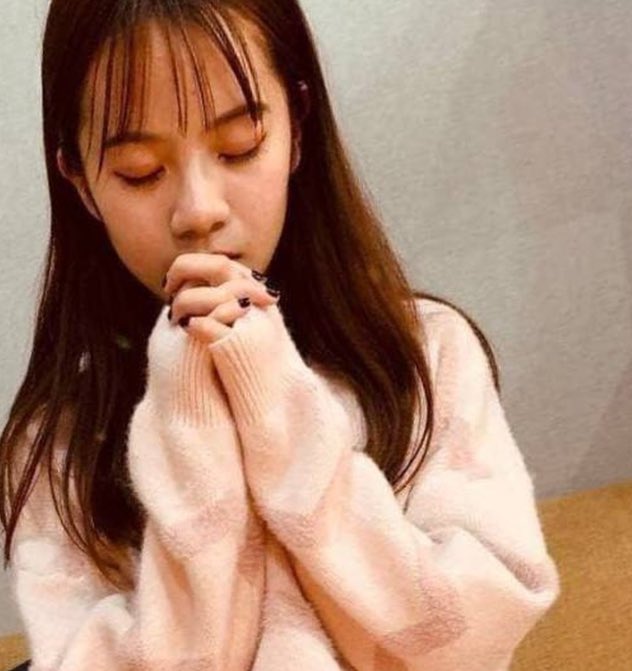 heiliao0's tweet photo. 合肥抖音玩具博主艺小天冲鸭这回彻底彻底翻车了！前女友实名曝光他恋爱期间多次找其他女生聊天撩妹，分手后立刻联系蚌埠等地女生，甚至当着前女友面打电话约人。极度抠门到变态，吃饭团购，外卖，矿泉水都要记账并要求回请或报销，曾承诺每月给3000元实际只给一个月就退回。更有明确足癖行为。亲脚，亲腋窝，强制在脖子上留吻痕，洗澡时突然开门，主卧让女方睡次卧还不换床单。醉酒后踢门，推搡，夹手，甚至闹到派出所。事后还把自己塑造成最无辜受害者，��所有问题都归咎于女方。聊天记录，截图，现场细节全部流出，网友直呼全网刷屏，狗改不了吃屎。看照片她前女友的颜值又高又耐看，这算是典型的得到了就不珍惜吗？
