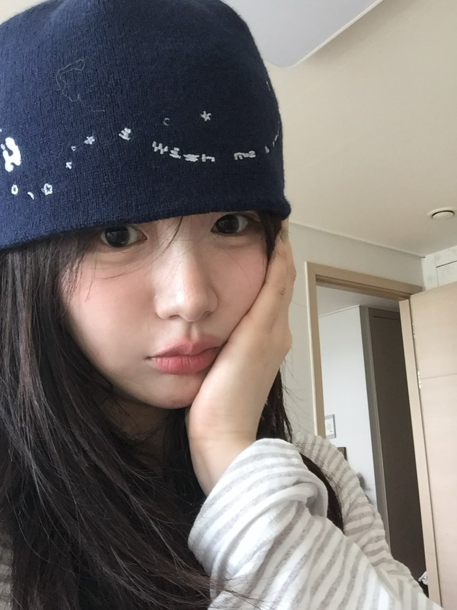 yoshidayosijk's tweet photo. Hey there! 🌞 Just wanted to say, every small step matters, and you’re doing amazing. 🌟
FxbAdc https://t.co/RDZjOLqPTr