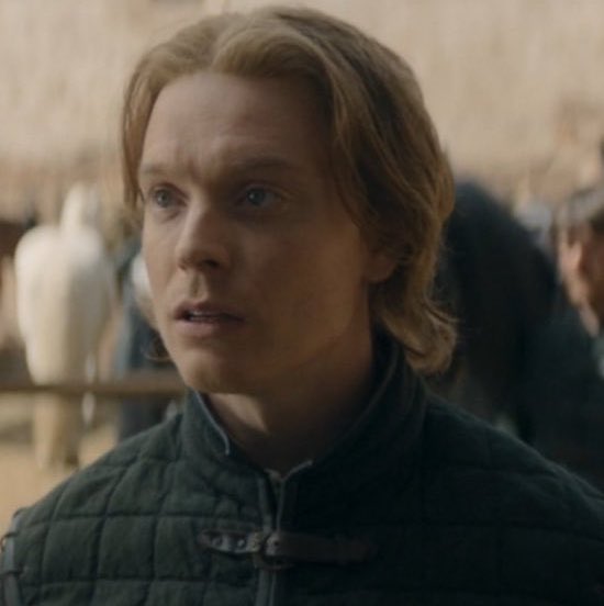 targaryenling's tweet photo. freddie and his sister both have androgynous faces 💆🏻‍♀️ https://t.co/xRej9TvBoJ