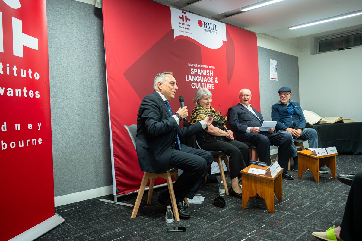 IC_Sydney's tweet photo. El pasado 13 de agosto recibimos en Melbourne a Ian Macphee, exministro australiano, y a su esposa Julie, quienes donaron un facsímil del Quijote (1605 y 1615) al Instituto Cervantes. 

Nuestro agradecimiento también a Peter Gerrand, Valerie y Gillian Darcy por hacerlo posible 📚 https://t.co/Jij0cZFjaA