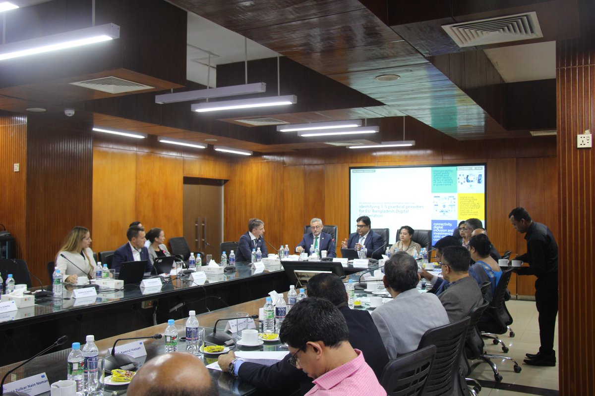 EUinBangladesh's tweet photo. Digital partnership 🇧🇩🇪🇺 : Global Gateway in action

This week, the first ever 𝐄𝐔–𝐁𝐚𝐧𝐠𝐥𝐚𝐝𝐞𝐬𝐡 𝐑𝐨𝐮𝐧𝐝𝐭𝐚𝐛𝐥𝐞 𝐨𝐧 𝐃𝐢𝐠𝐢𝐭𝐚𝐥 𝐂𝐨𝐨𝐩𝐞𝐫𝐚𝐭𝐢𝐨𝐧  brought together high-level representatives of the Government of Bangladesh, Europe and the European private sector for a substantive and forward-looking exchange on digital innovation and transformation.

The focus: delivering on our shared ambition, identifying where European and Bangladeshi expertise, experience and investment comes together around common priorities - from digital public infrastructure and connectivity to cybersecurity, interoperability and inclusive digital services.

Digital transformation is a key pillar of the EU’s 𝐆𝐥𝐨𝐛𝐚𝐥 𝐆𝐚𝐭𝐞𝐰𝐚𝐲 strategy, which supports secure and trusted connectivity and resilient digital ecosystems, helping strengthen the EU–Bangladesh partnership and promote an 𝐢𝐧𝐜𝐥𝐮𝐬𝐢𝐯𝐞 𝐚𝐧𝐝 𝐭𝐫𝐮𝐬𝐭𝐞𝐝 𝐝𝐢𝐠𝐢𝐭𝐚𝐥 𝐟𝐮𝐭𝐮𝐫𝐞.

@eu_eeas 

#GlobalGateway #EUBangladesh #DigitalTransformation #DigitalCooperation #TeamEurope #Connectivity #Cybersecurity #DigitalInclusion #EEAS