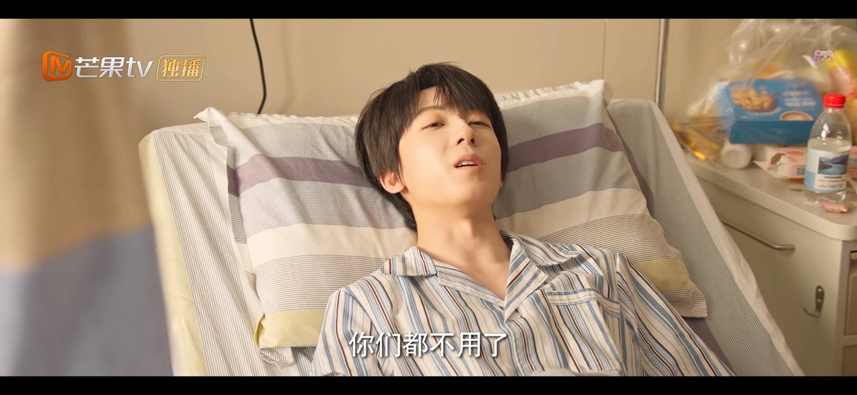 xiaodanovo's tweet photo. 你们几个没眼力见的能不能赶紧走，我在病床被子里都快给扬扬口出来了你们突然闯进来，我家扬扬已经不耐烦了 https://t.co/pudt6d1xao