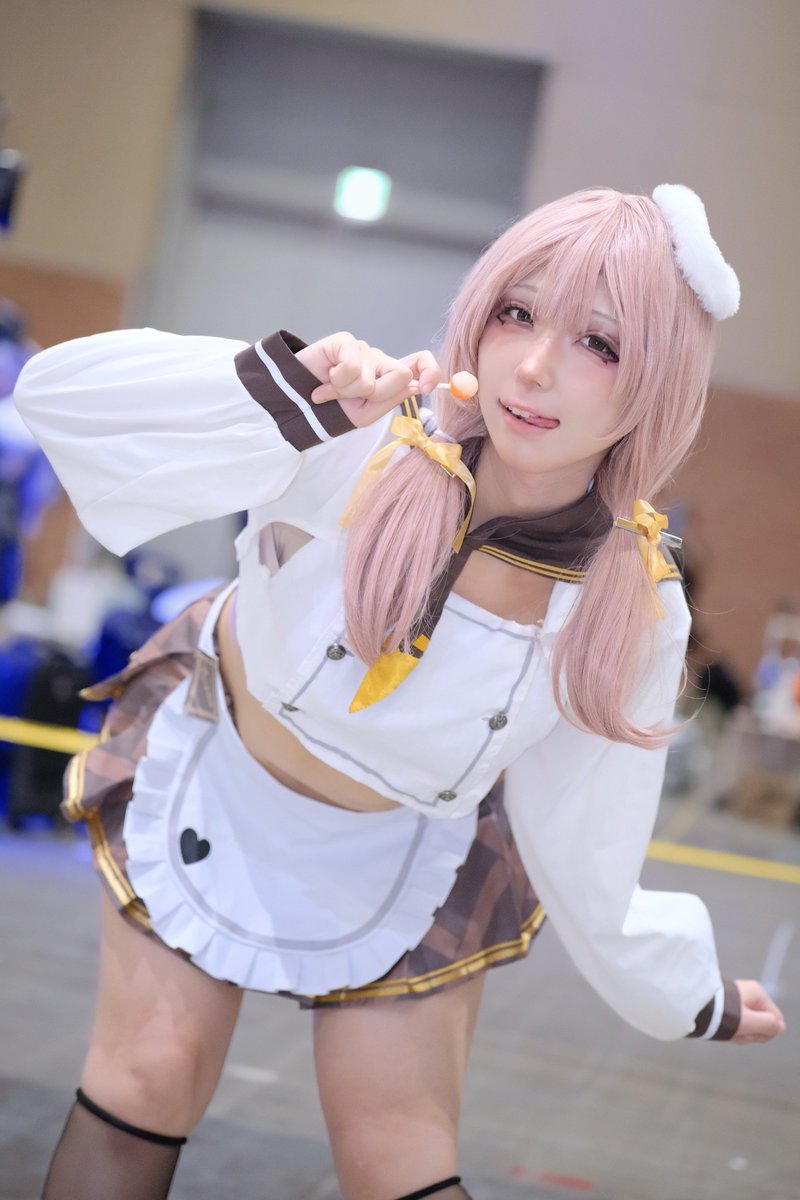 bibim_cos's tweet photo. #NIKKEcosplay #コスプレ 
#Bready

미미, 같이 달달한 거 먹으러 가자 🍭

📸 @TTaro_YG https://t.co/rrmJXsnKyo