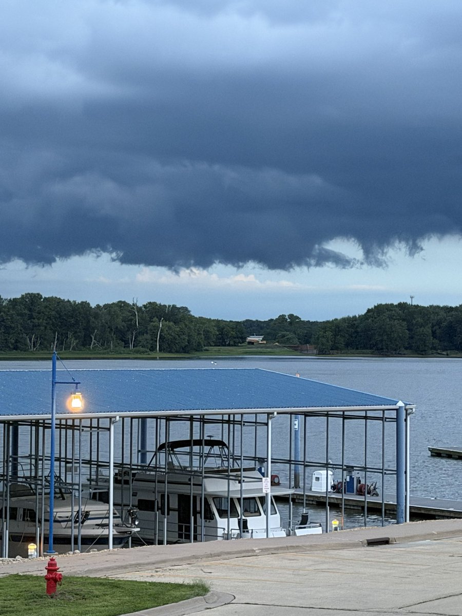 Bentempwx's tweet photo. Possible wall cloud near union grove, 8:08PM, 8/18/26 @NWSQuadCities https://t.co/NwQswXGKFq