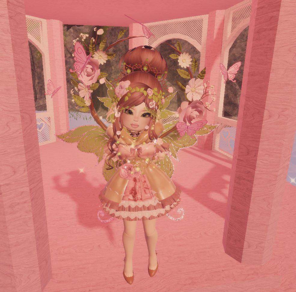 rhxcharlee's tweet photo. @SeizariRH @Bunnii_004 my submission! (2nd photo is inspo for the fit!) roblox/discord user: bees_sleepy https://t.co/nikWsP0s47