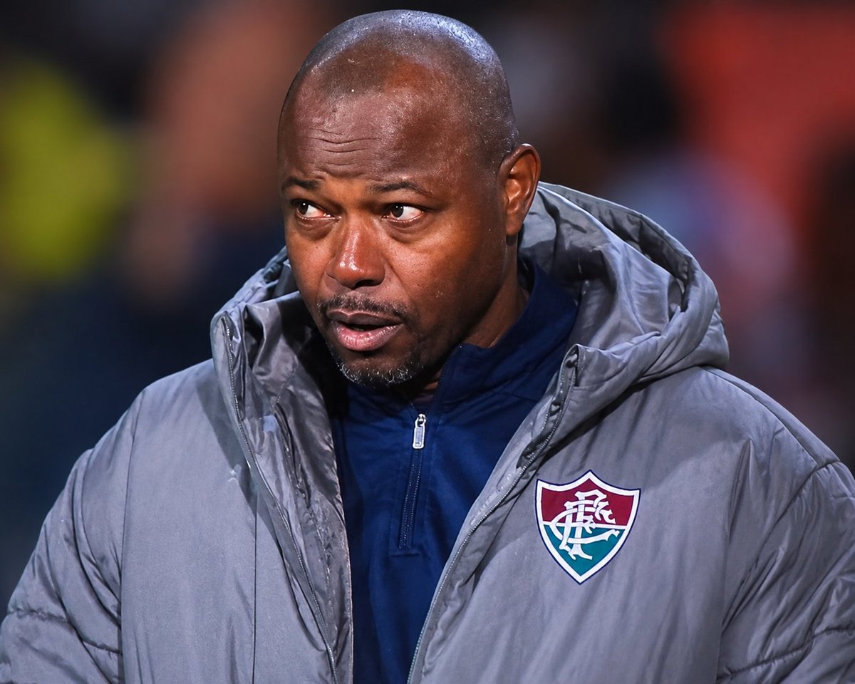 ojoaorenato's tweet photo. Jogo difícil, um a menos, cenário devastador, parece que tudo vai dar errado... Aí você olha pro banco e essa é a imagem que você vê

É aí que o desespero vai embora e a calma toma conta por saber que MARCÃO está no controle

@oflumedomina deixa o homem trazer o bicampeonato! https://t.co/aeipFlgLtC