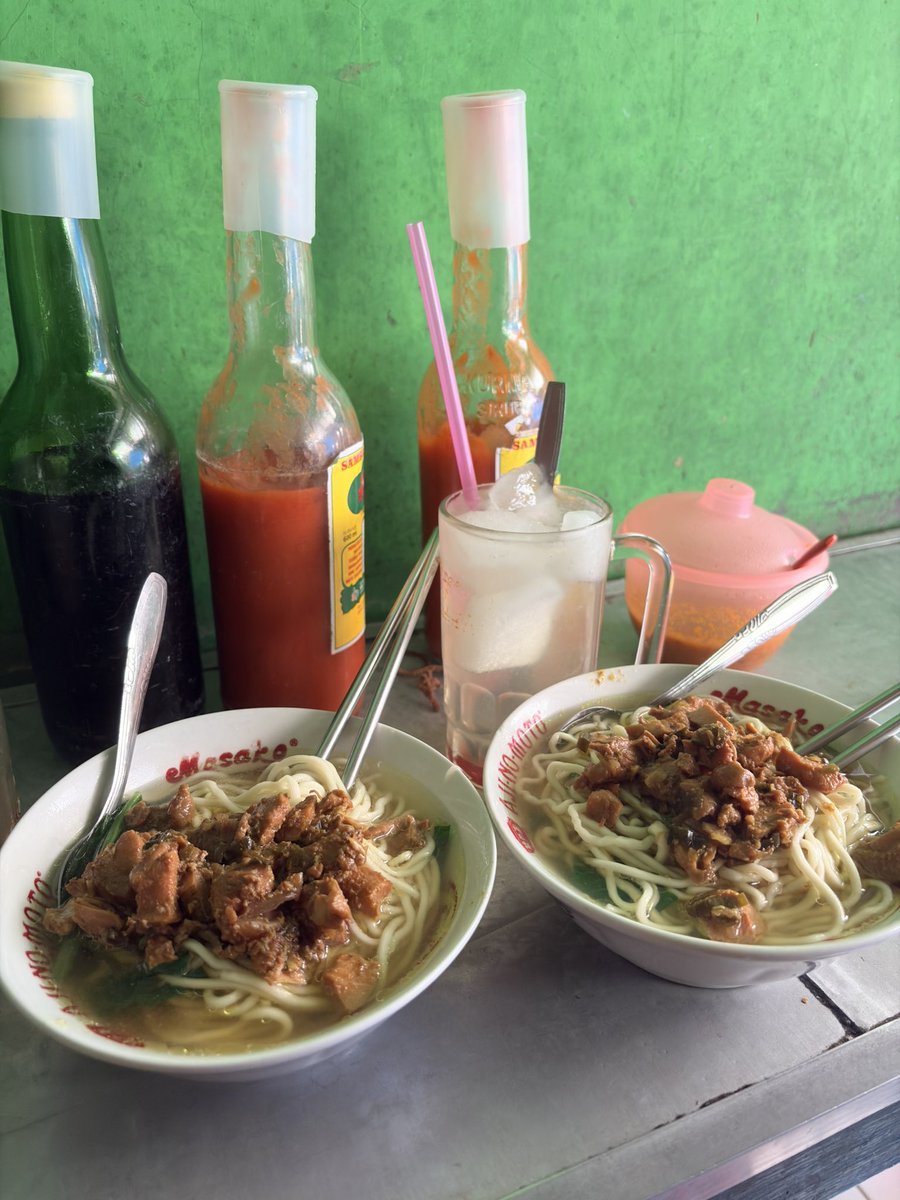rubik0nt's tweet photo. sarapan miayam well https://t.co/E3nrWx1rCM