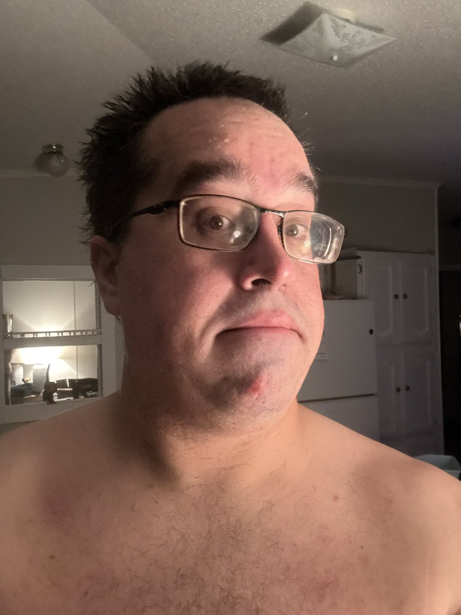 Pop_hunter007's tweet photo. Before at work and after a shower and a shave https://t.co/BnvrMmXDQs