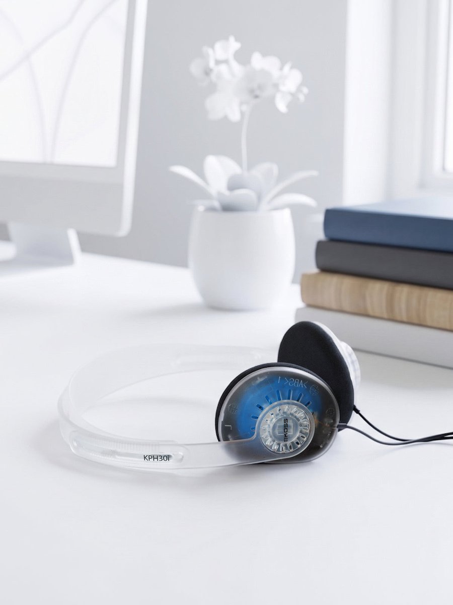 underscorestyle's tweet photo. underscores in the Koss KPH30i Clear On Ear headphones ❤︎
Sporting these headphones in her U-Live Q4 photoshoot! 

✱ Proceed to check out。。。
               『 𝄃𝄃𝄂𝄂𝄀𝄁𝄃𝄂𝄂𝄃 』https://t.co/mautKKovy5 https://t.co/Tn78hlzGfZ