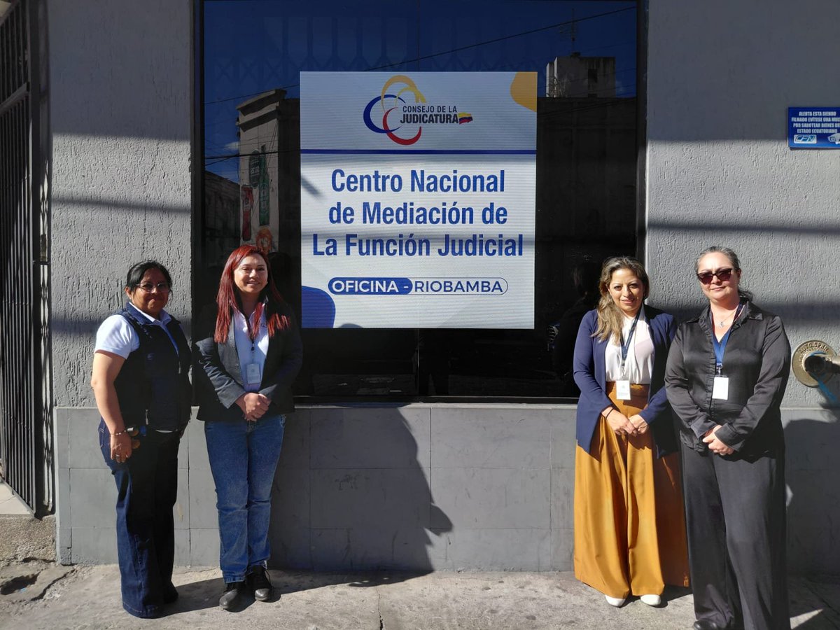 MediacionCJ's tweet photo. 📍 | #MediaciónEnTerritorio

En #Chimborazo, ciudad de Riobamba, la Directora del Centro Nacional de Mediación de la Función Judicial realizó una visita técnica con el propósito de fortalecer la gestión de los servicios de mediación y verificar aspectos relacionados con la atención que se brinda a la ciudadanía.

Durante la jornada, se revisaron aspectos técnicos y operativos, así como oportunidades de mejora para continuar fortaleciendo la prestación del servicio de mediación en territorio.

Estas acciones reafirman el compromiso de la Dirección del Centro Nacional de Mediación de la Función Judicial con el fortalecimiento de sus servicios y con el acceso de la ciudadanía a mecanismos ágiles, gratuitos y eficaces para la resolución pacífica de conflictos.

#Mediación #ResuelveConflictos #ConstruyeAcuerdos🤝