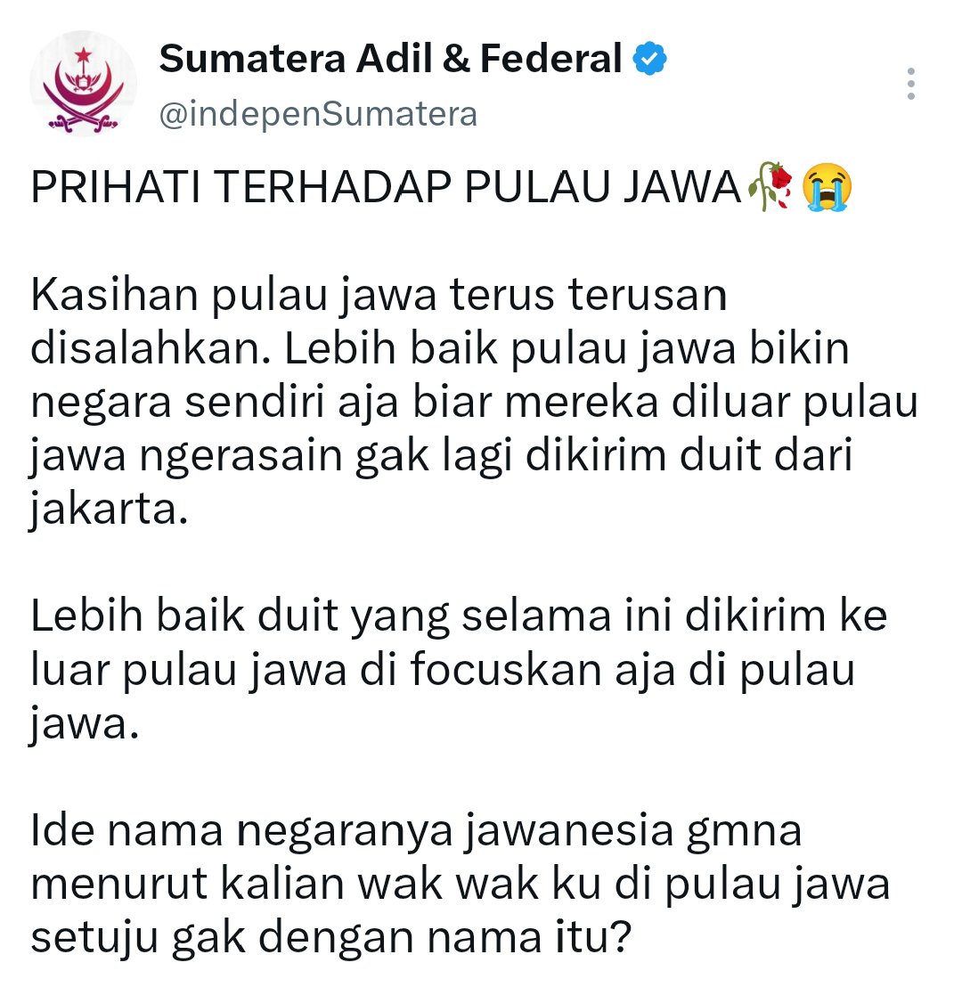 independentjawa's tweet photo. Yang bobrok Pemerintah nya, tapi yang ditunjuk dan dihantamnya Pulau Jawa 😂

Bung, kami juga setuju kalau pemerintah memang bobrok, tidak memihak, Nirempati. Tapi kenapa bawa Pulau Jawa? apa kaitannya brengsek? 

Bung Pikir rakyat Pulau Jawa tidak ada yang menderita karena kebijakan mereka kah? 

coret aja kata Adil di situ, Malu!!!