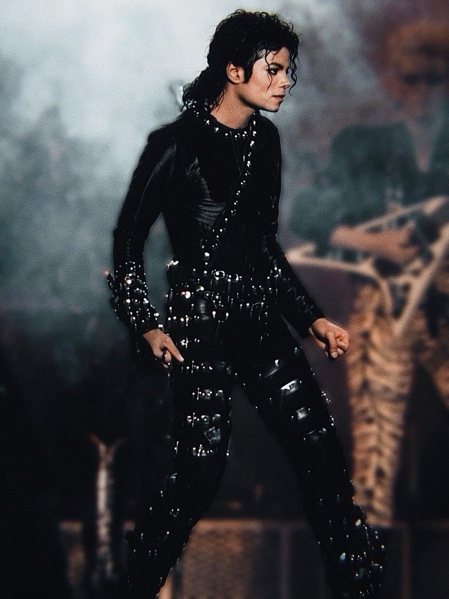 MichaelMini_K's tweet photo. BAD World Tour Japan. 1987

나 마이클 도쿄 일본 BAD Tour japan에 ��해서 100분 연설 존나 가능함.. 일본 투어 때 찍힌 사진 전부 서치해서 찾아보면 다 A+컷임 시발. https://t.co/0yubUdnemO