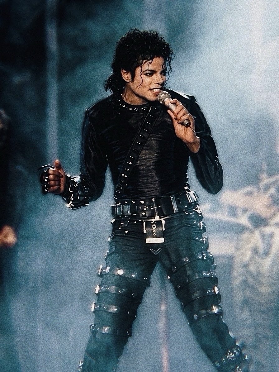 MichaelMini_K's tweet photo. BAD World Tour Japan. 1987

나 마이클 도쿄 일본 BAD Tour japan에 ��해서 100분 연설 존나 가능함.. 일본 투어 때 찍힌 사진 전부 서치해서 찾아보면 다 A+컷임 시발. https://t.co/0yubUdnemO