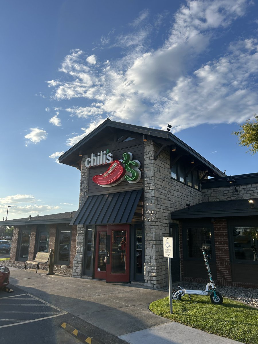 RalphpillsBEER's tweet photo. Getting some authentic Idaho food tonight. #chilis3formechamp #surethang https://t.co/C67Wg7IRB0