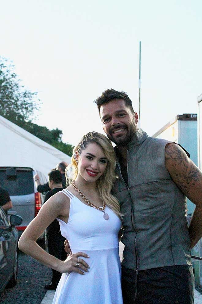 EmaLeguiz's tweet photo. Esto pasa porque le dan entidad a cualquier carroñero oportunista, los reales padrinos de Lali son Ricky Martin y Thalía que fueron los que le abrieron grandes puertas cuando ella aún no era el ícono que es desde hace unos años a ésta parte #LAM https://t.co/yuhFHXidBp