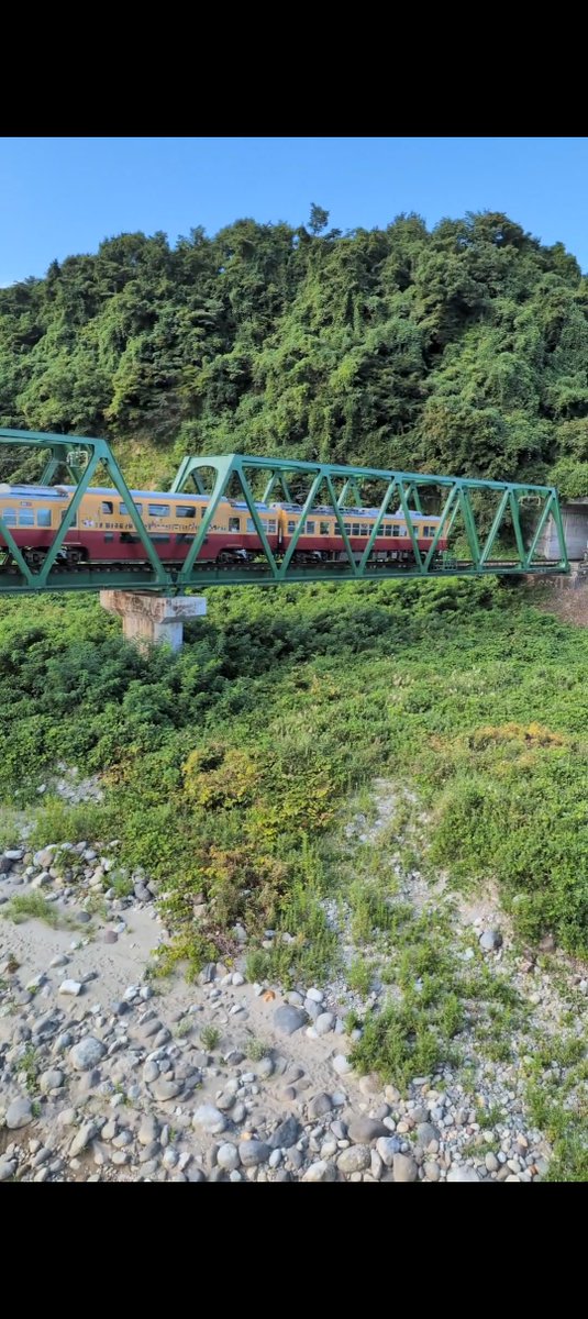 timetable2026's tweet photo. 富山地方鉄道上滝線　612レ　大川寺駅付近　ダブルデッカーエキスプレス号 https://t.co/OKCV4nvfxq