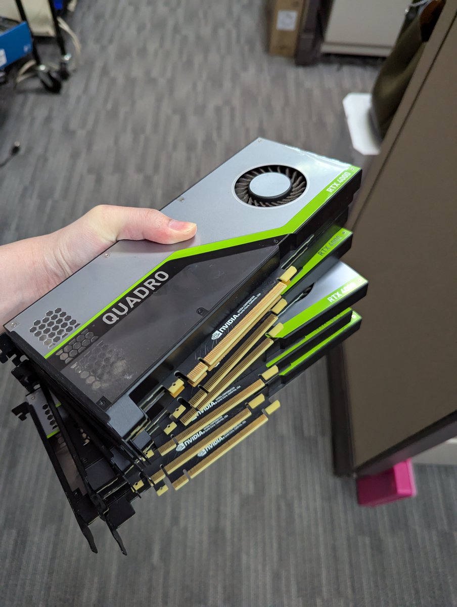 WheatOrange's tweet photo. @_petalite uhhhh 7 quadro rtx 4000s https://t.co/x6xNpFnk5s